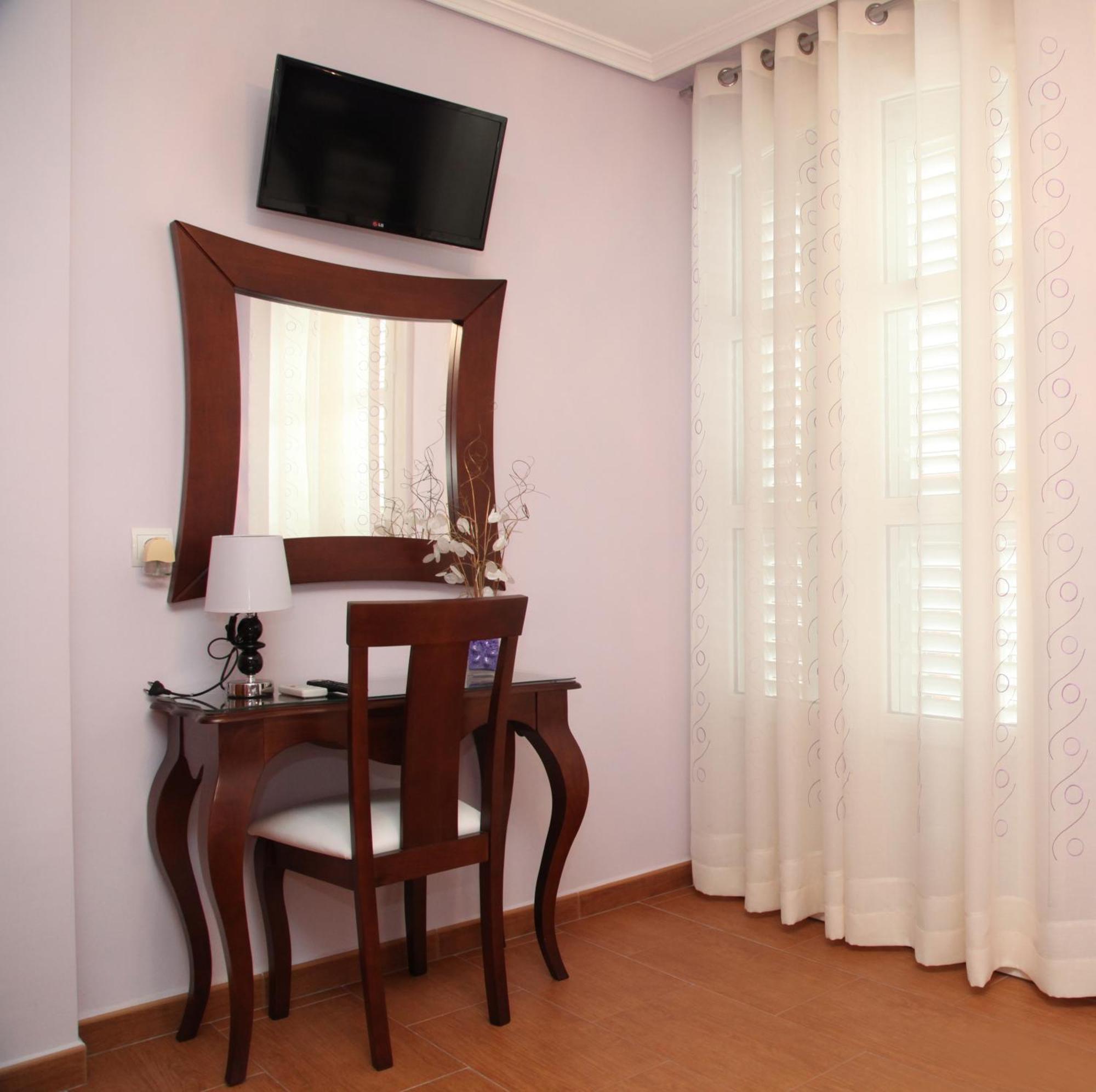 Hostal Avenida تابيرناس المظهر الخارجي الصورة