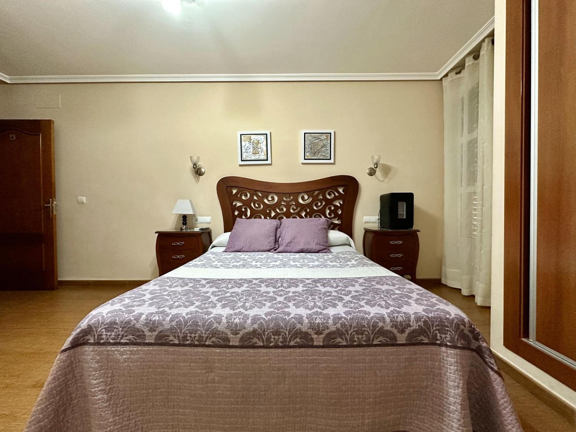Hostal Avenida تابيرناس المظهر الخارجي الصورة