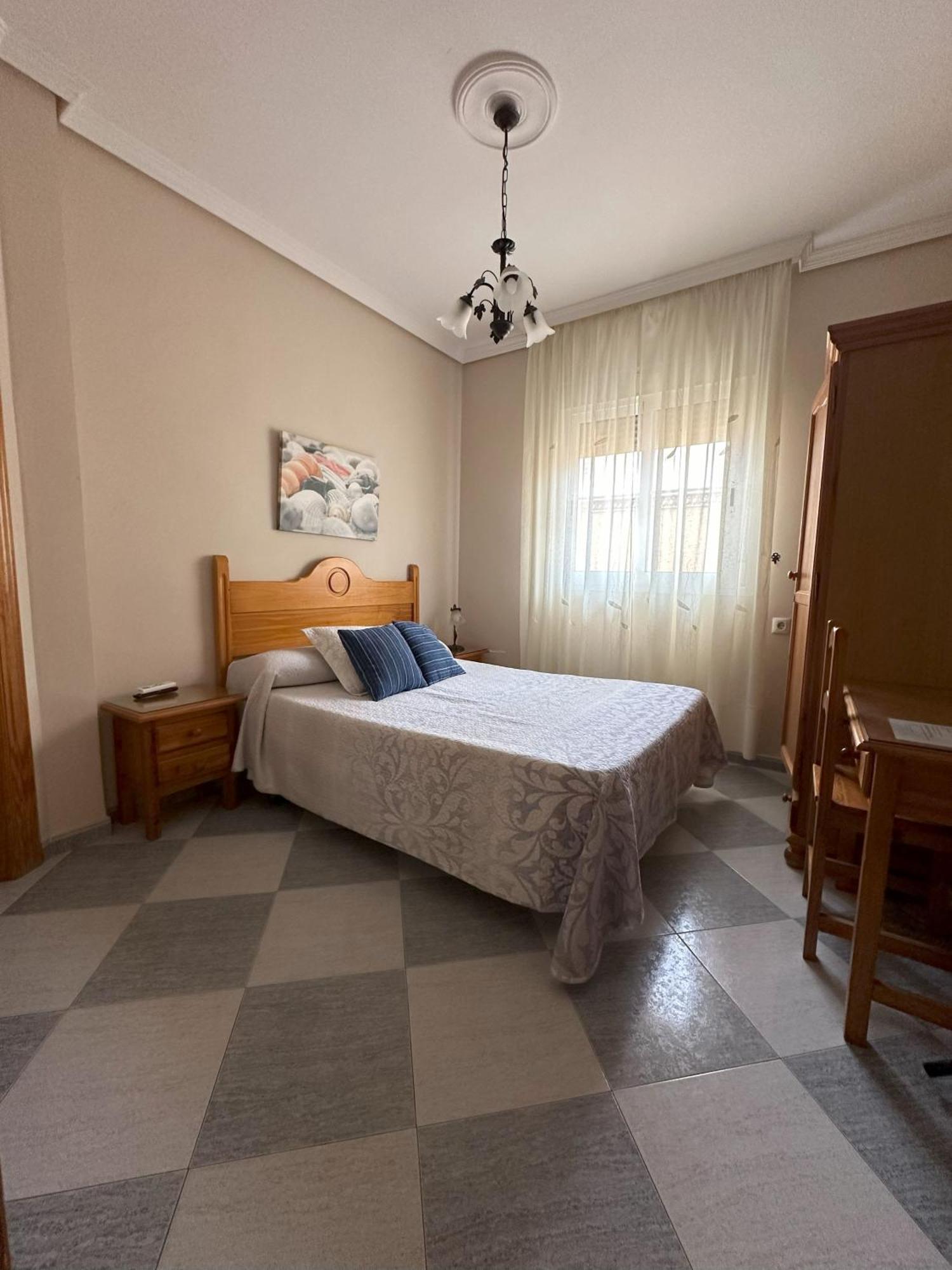 Hostal Avenida تابيرناس المظهر الخارجي الصورة