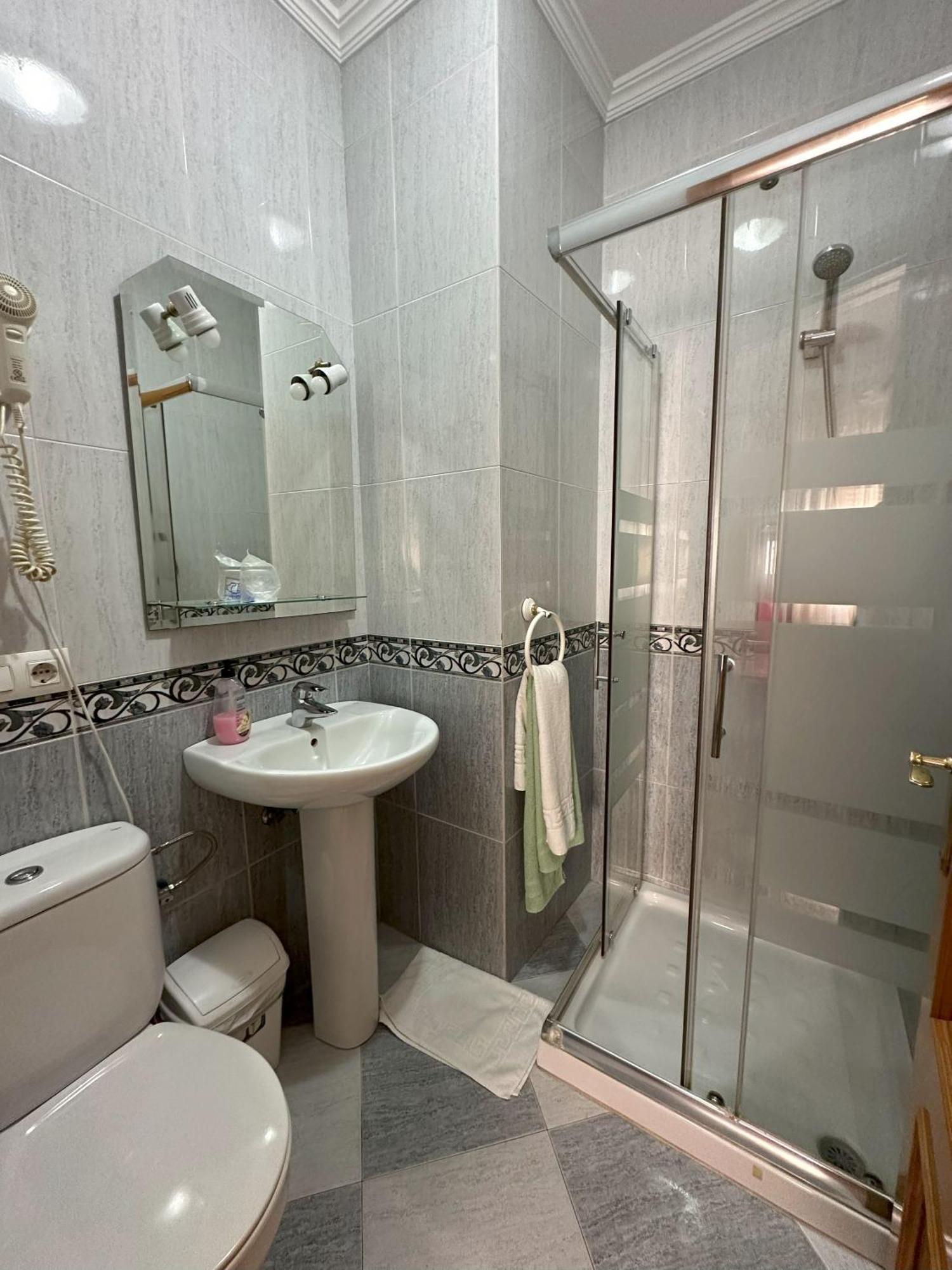 Hostal Avenida تابيرناس المظهر الخارجي الصورة