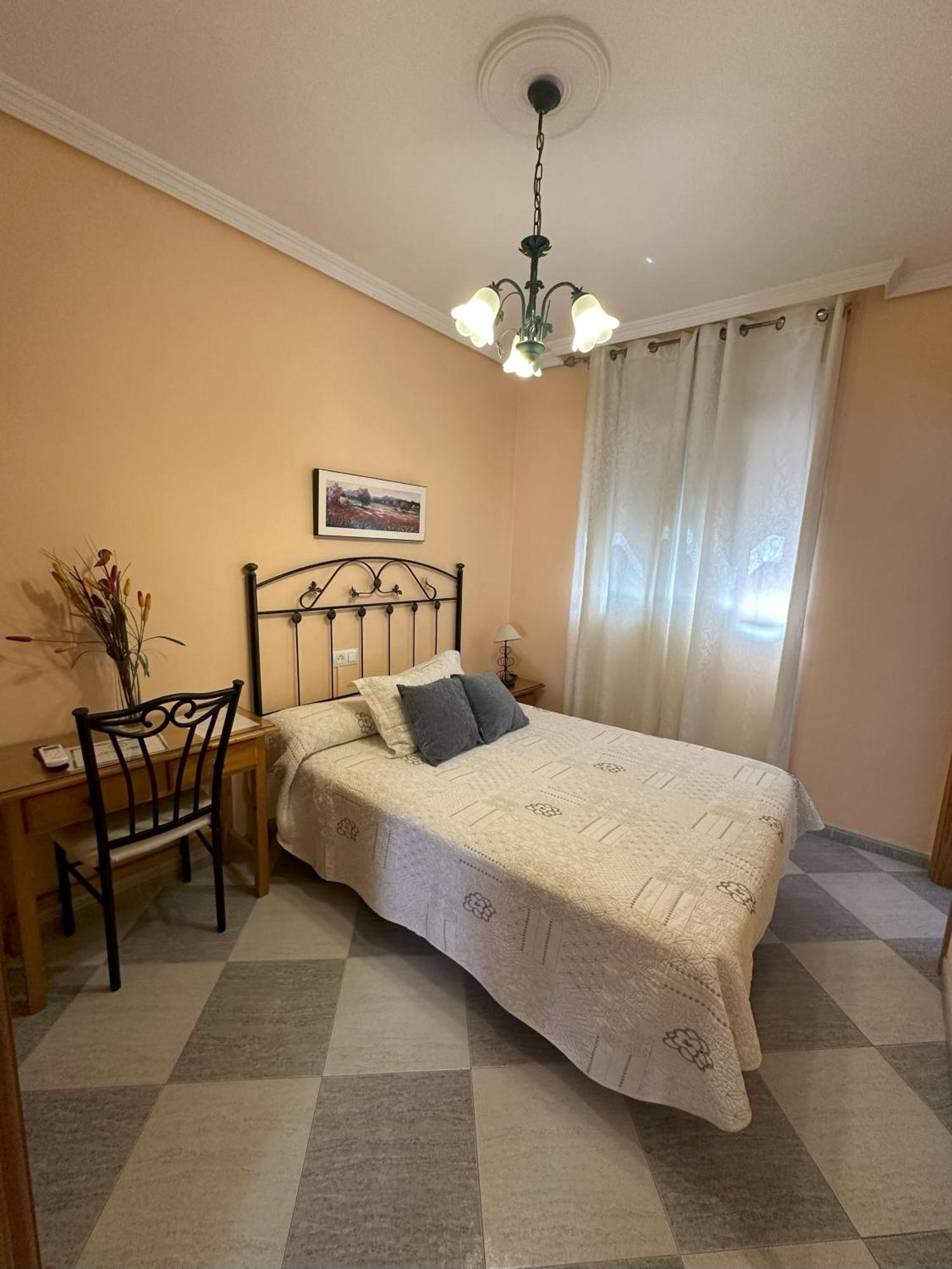 Hostal Avenida تابيرناس المظهر الخارجي الصورة