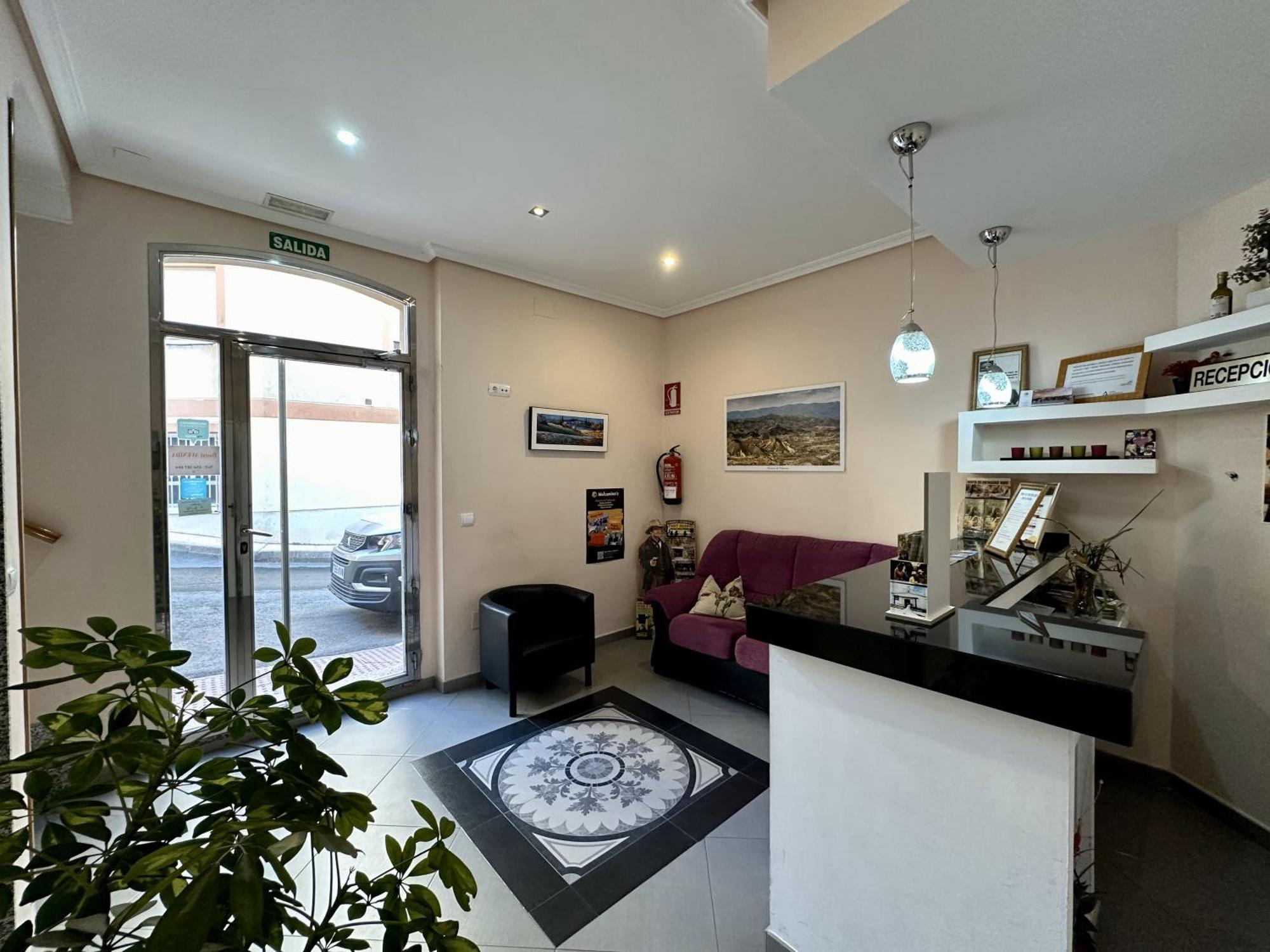 Hostal Avenida تابيرناس المظهر الخارجي الصورة
